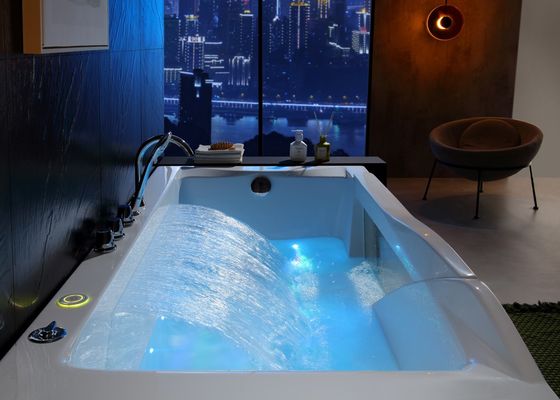 Spa Bathtub with Waterfall Feature for Single Soaking
